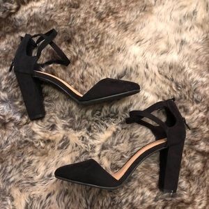 NEW STRAPPY HEELS SIZE 7